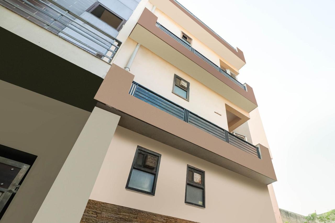 Spot On Hotel Grace Near Star Mall Gurgaon Exterior foto