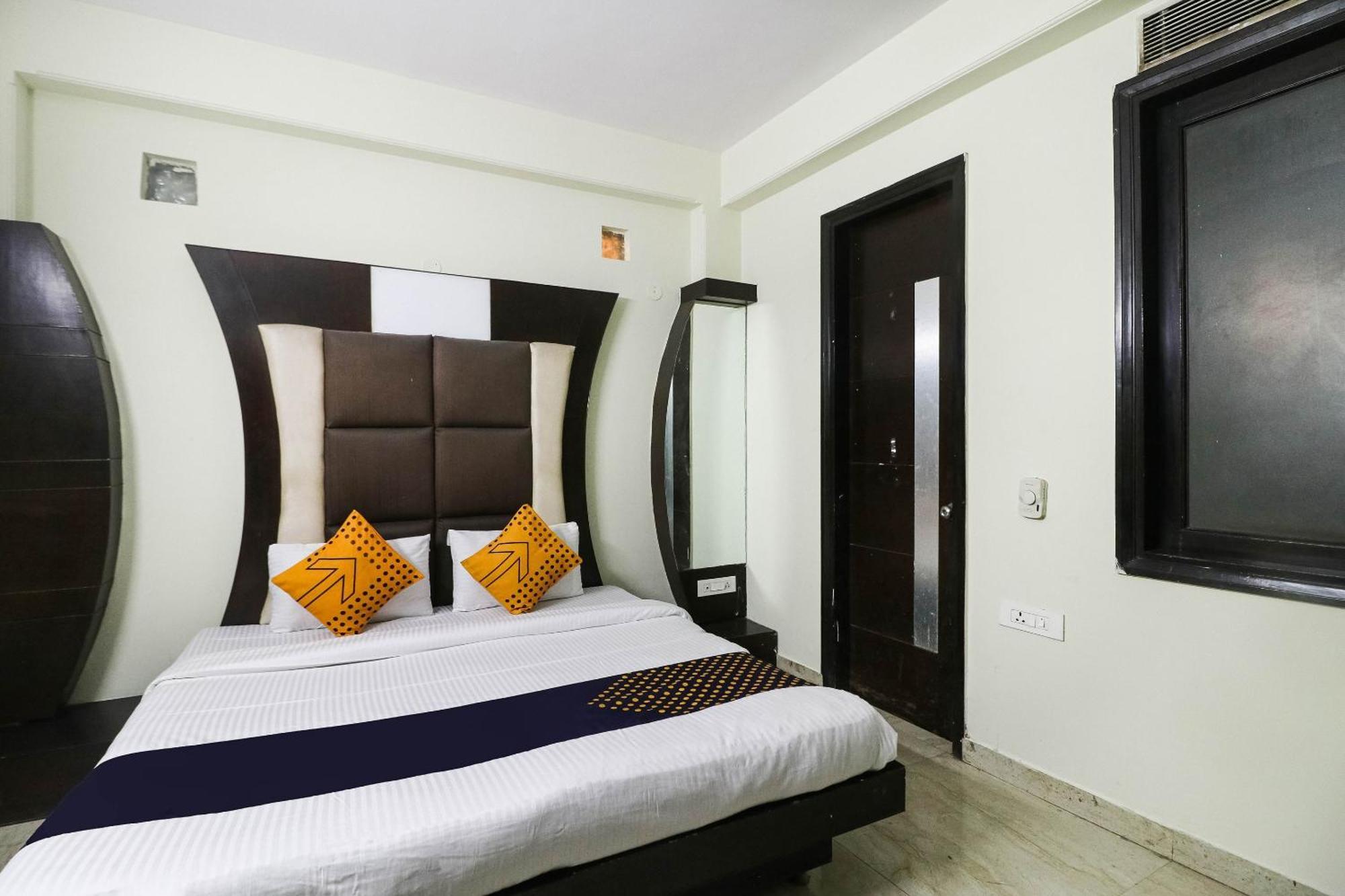 Spot On Hotel Grace Near Star Mall Gurgaon Exterior foto