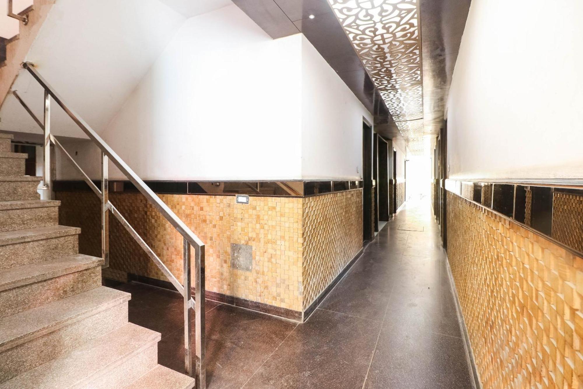 Spot On Hotel Grace Near Star Mall Gurgaon Exterior foto